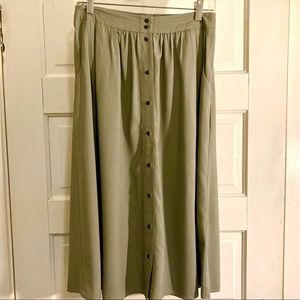 NWT Banana Republic Skirt w buttons down front